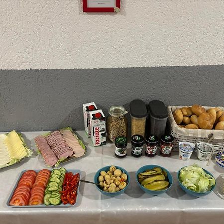 Flyfly Hostel , Darmowy Parking , Rezerwuj Przez Urzadzenia Mobilne -10 Procent فروتسواف المظهر الخارجي الصورة