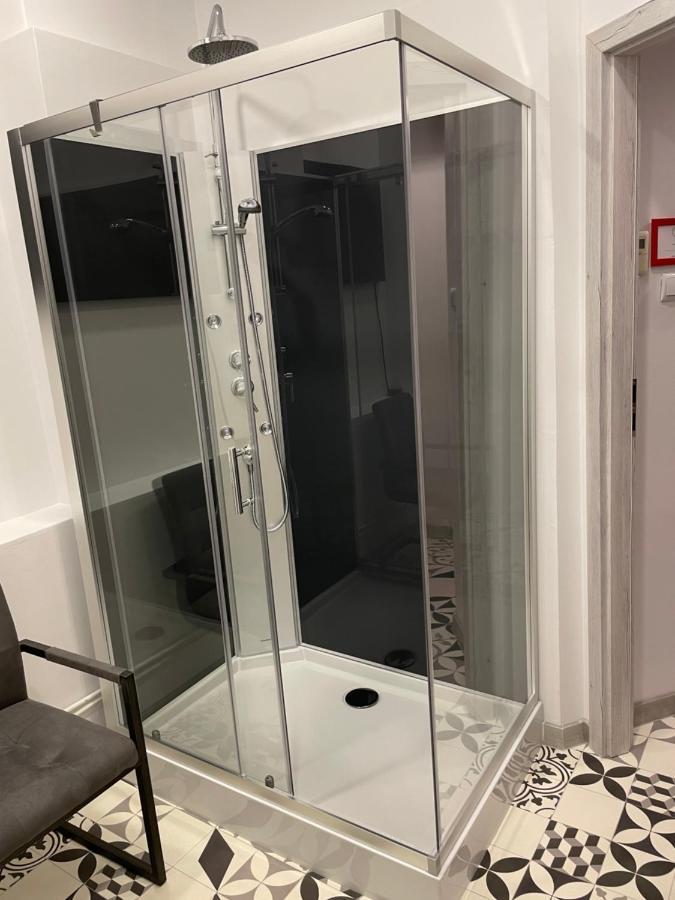 Flyfly Hostel , Darmowy Parking , Rezerwuj Przez Urzadzenia Mobilne -10 Procent فروتسواف المظهر الخارجي الصورة