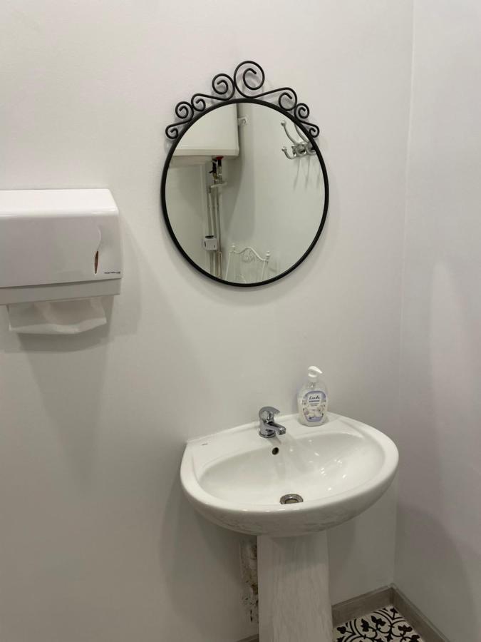 Flyfly Hostel , Darmowy Parking , Rezerwuj Przez Urzadzenia Mobilne -10 Procent فروتسواف المظهر الخارجي الصورة