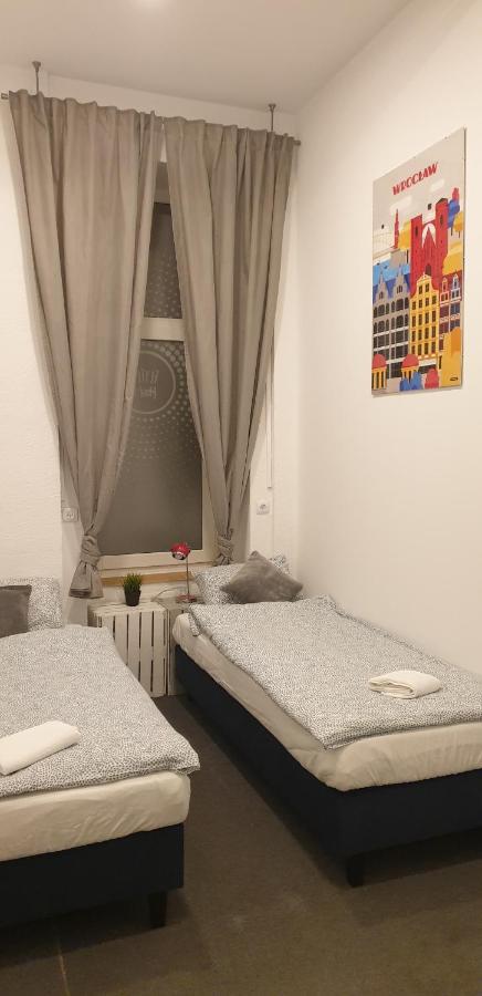 Flyfly Hostel , Darmowy Parking , Rezerwuj Przez Urzadzenia Mobilne -10 Procent فروتسواف المظهر الخارجي الصورة