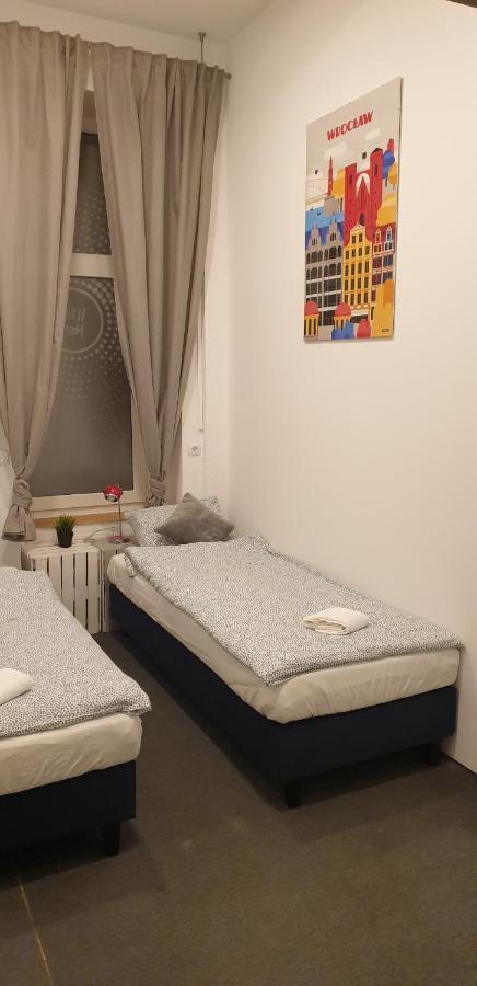 Flyfly Hostel , Darmowy Parking , Rezerwuj Przez Urzadzenia Mobilne -10 Procent فروتسواف المظهر الخارجي الصورة