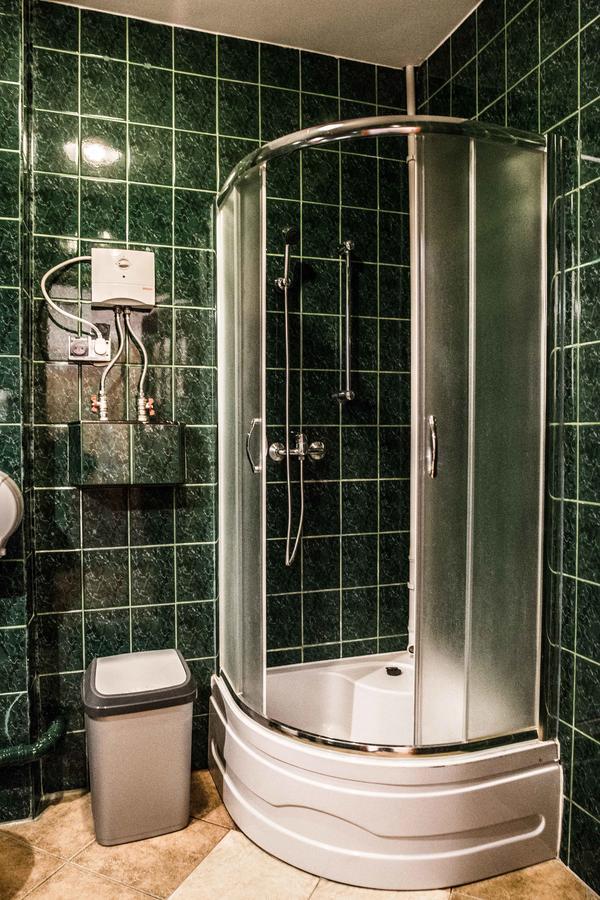 Flyfly Hostel , Darmowy Parking , Rezerwuj Przez Urzadzenia Mobilne -10 Procent فروتسواف المظهر الخارجي الصورة