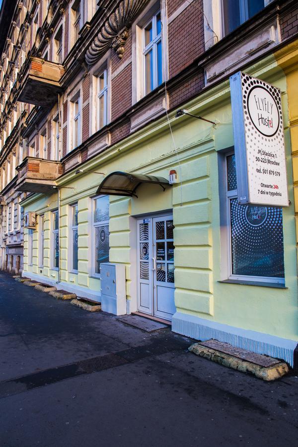 Flyfly Hostel , Darmowy Parking , Rezerwuj Przez Urzadzenia Mobilne -10 Procent فروتسواف المظهر الخارجي الصورة