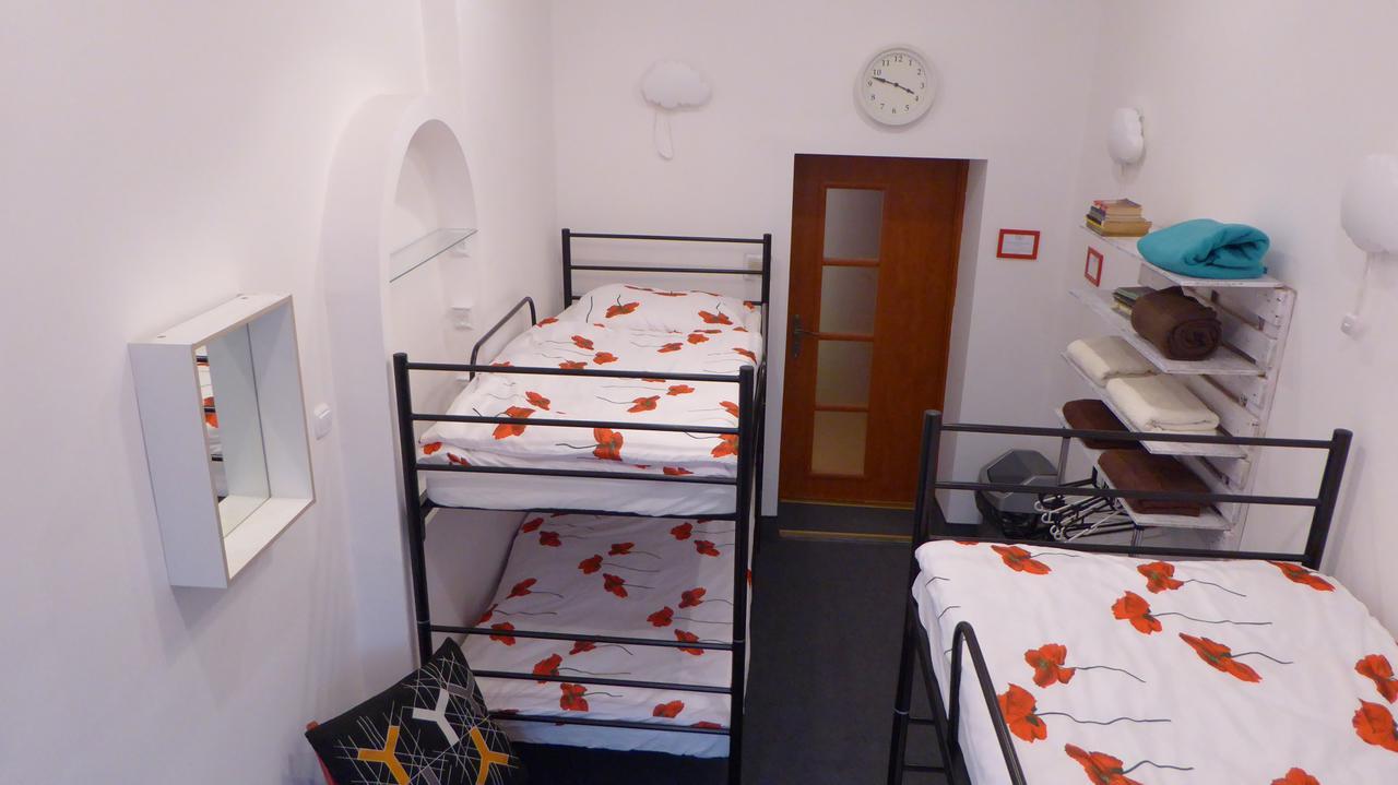 Flyfly Hostel , Darmowy Parking , Rezerwuj Przez Urzadzenia Mobilne -10 Procent فروتسواف المظهر الخارجي الصورة