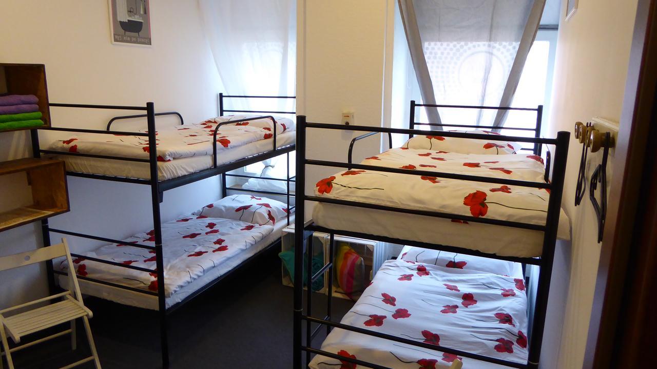 Flyfly Hostel , Darmowy Parking , Rezerwuj Przez Urzadzenia Mobilne -10 Procent فروتسواف المظهر الخارجي الصورة