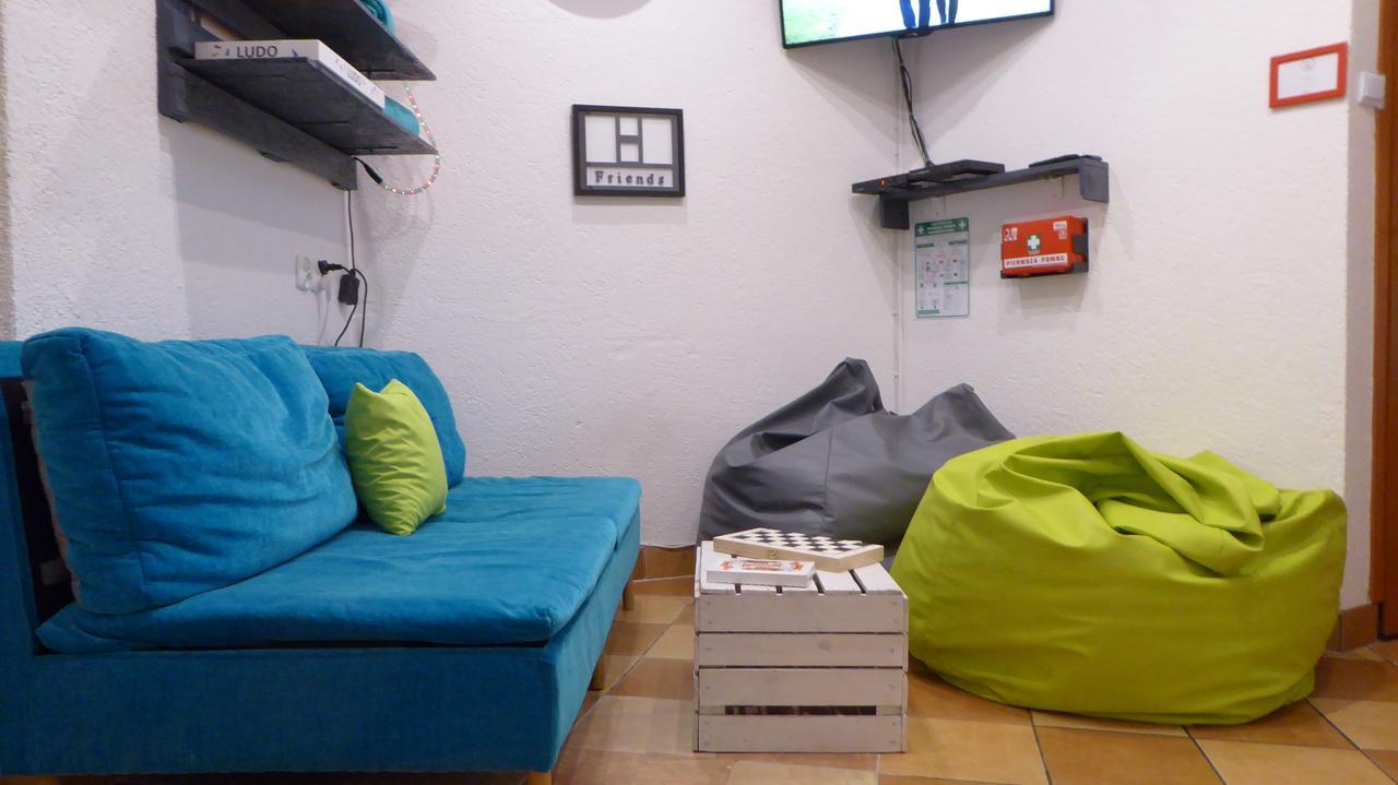 Flyfly Hostel , Darmowy Parking , Rezerwuj Przez Urzadzenia Mobilne -10 Procent فروتسواف المظهر الخارجي الصورة