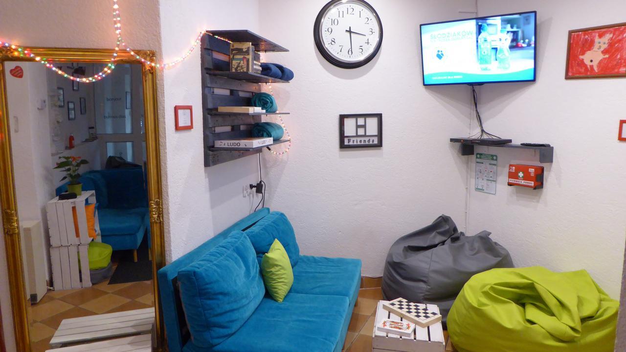 Flyfly Hostel , Darmowy Parking , Rezerwuj Przez Urzadzenia Mobilne -10 Procent فروتسواف المظهر الخارجي الصورة